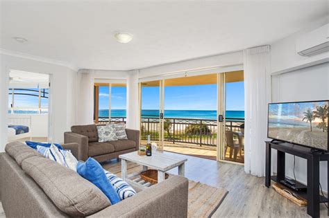 luxury beachfront accommodation gold coast.